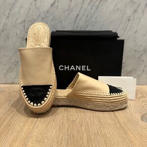 CHANEL Women's Beige and Black Espadrille Mules